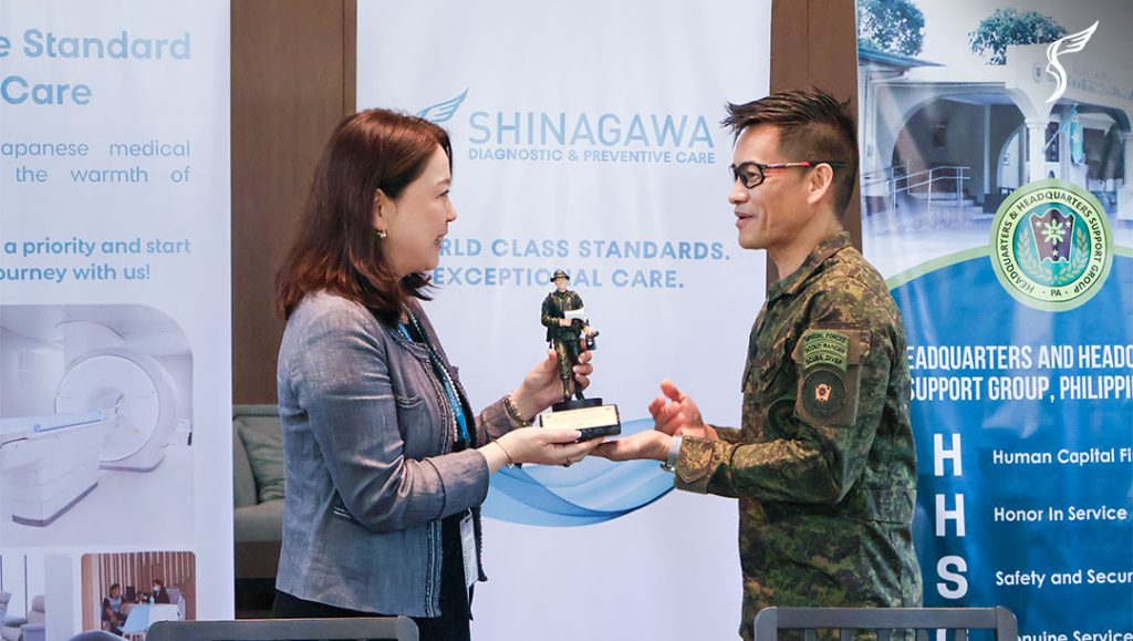 Gift of appreciation from Philippine Army to Shinagawa Diagnostic