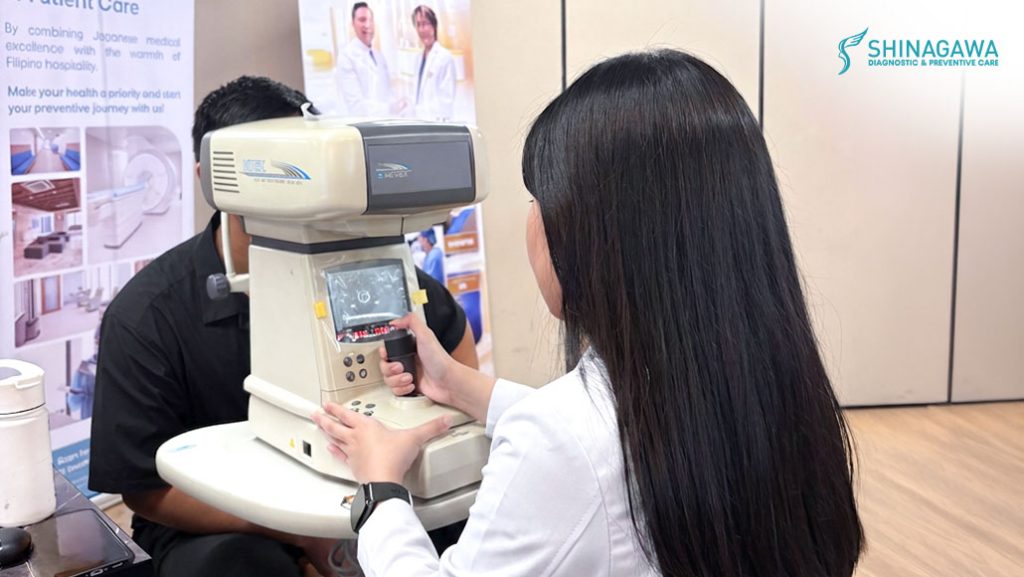 Attendees of GCash’s GFlex Bene-flex Event has their eye screening with Shinagawa Lasik